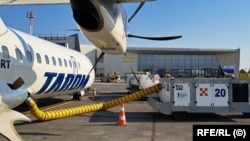 Avion Tarom pe aeroportul Otopeni (imagine de arhivă).