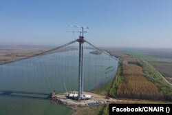 Podul peste Dunăre are infiltrații la structura de susținere de sub apă