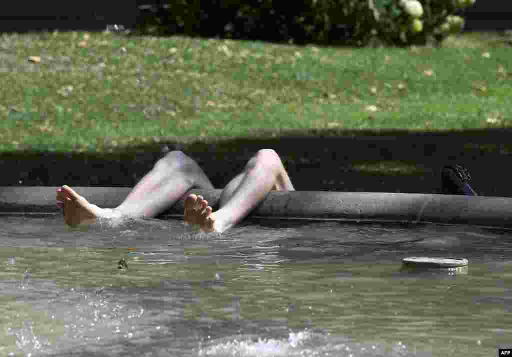 Prizor iz parka u centru Zagreba, Hrvatska, 17. juli.