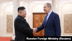 Рускиот министер за надворешни работи Сергеј Лавров се сретнал со севернокорејскиот лидер Ким Џонг-Ун