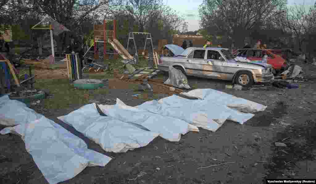 &quot;Iz svake porodice, iz svakog domaćinstva, bilo je ljudi prisutnih na ovoj komemoraciji. Ovo je strašna tragedija&quot;, rekao je Klimenko za ukrajinsku televiziju. Ovo je bio napad s najviše žrtava u oblasti Harkiv od početka opšte ruske invazije pre više od 19 meseci, rekao je portparol regionalne vojne administracije Harkiva za ukrajinsku televiziju Suspilne.