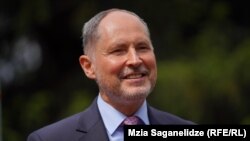 Ambasadorul UE în Georgia, Paweł Herczyński, a susținut că UE ar putea adopta și alte măsuri, în cazul în care actuala situația din țară „se va deteriora”.