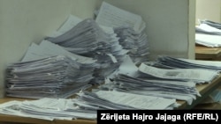 Aplikimet për pajisje me dokumente të reja personale me emrin e ri të shtetit, Maqedonia e Veriut.
