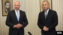 President Rumen Radev (right) and proposed cabinet head Rosen Zhelyazkov in Sofia on July 1