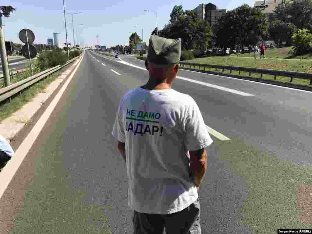 Ovo nije prvi put da ekološki aktivisti blokiraju autoput. To su učinili i 5. avgusta kada su im se priključili učesnici protesta &quot;Srbija protiv nasilja&quot; koji se od maja održavaju u gradovima širom Srbije.