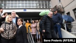 Okupljeni na protestu ispred podgoričkog Osnovnog suda 6. marta