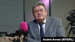 Profesorul universitar Marian Preda spune că, potrivit cercetărilor sociologice, mulți români își doresc un președinte autoritar.