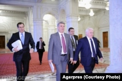 Trei dintre foștii și actualii grei ai PSD - Marian Neacsu (stg.), Valeriu Zgonea (ctr.), si Viorel Hrebenciuc.