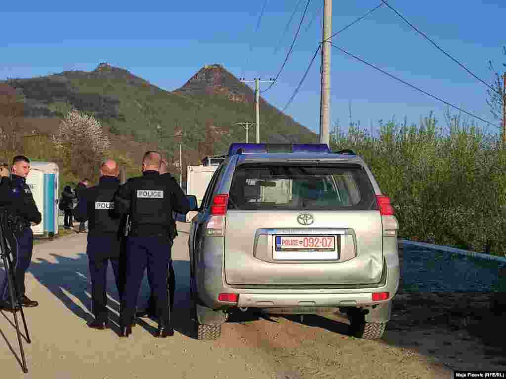 Pripadnici kosovske policije u Sjevernoj Mitrovici.