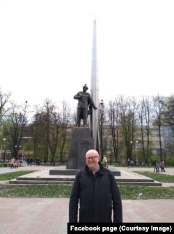 Regizorul Linas Zaikauskas, după publicarea articolului Europei Libere în august 2023 în care o actriță îl acuză de hărțuire sexuală, a revenit în Republica Moldova încă de patru ori