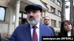 აზერბაიჯანის მოსაზღვრე თავუშის რაიონის მოსახლეობასთან შეხვედრისას ფაშინიანმა თქვა, რომ საზღვრის დელიმიტაციისა და დემარკაციის მთავარი ამოცანაა „ომის თავიდან აცილება“.