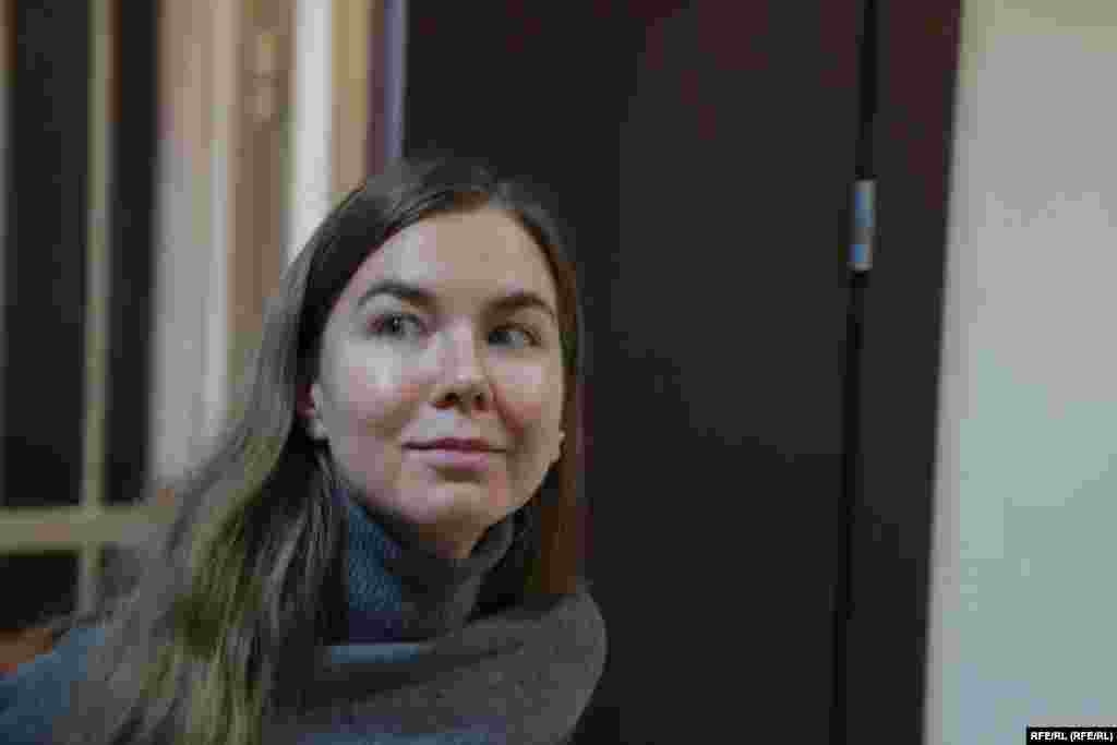 Viktorija Petrova Ona dolazi iz Sankt Peterburga. Privedena je u maju 2022. zbog širenja &quot;lažnih&quot; informacija u objavama na društvenim mrežama u kojima je kritizirala rusku invaziju na Ukrajinu i govorila o ljudskim gubicima s obje strane. Tokom višemjesečnog pritvora nastavila je pričati protiv rata, a sud je naložio psihijatrijsko vještačenje. Ona je sada u psihijatrijskoj bolnici, a liječnici će kasnije ove godine odlučiti treba li joj &quot;dodatno liječenje&quot;.