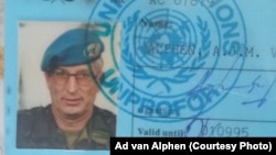 Ad Van Alphenova legitimacija za vrijeme boravka u Srebrenici, 1995.