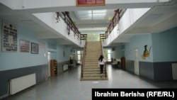 Škola "Zenel Hajdini" u Gadimu, Lipljan, gde oko 65 učenika pohađa dodatnu nastavu.