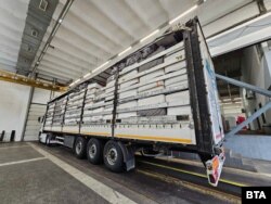 Пътуващият от Иран товарен камион с матраци.