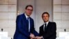 Președintele sârb Aleksandar Vucic și cel francez, Emmanuel Macron, în aprilie, la Paris. 