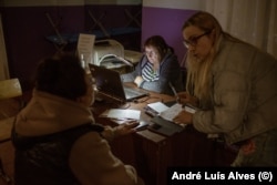 Ljudi koji ulaze u Ukrajinu iz Rusije moraju proći kroz provjere ruske i ukrajinske strane.