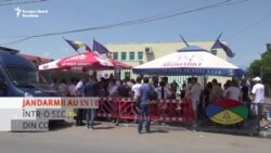 VIDEO Vot cu jandarmii la ușă