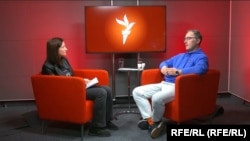 Tudor Giurgiu, în studioul Europa Liberă 