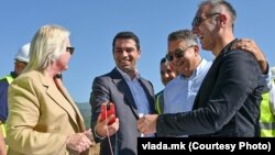 Почеток на градежните работи на автопатот Гостивар - Букојчани на Коридорот 8 / амбасадорката на САД Анџела Агелер, министерот за транспорт Благој Бочварски, директорот на ЈПДП Ејуп Рустем и вицепремиерот Артан Груби, 12 септември, 2023.