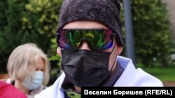 Организаторите на акцията бяха с маски.