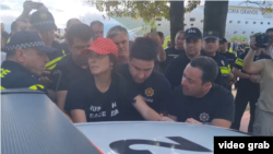 ბათუმი. აქციის მონაწილეების დაკავების კადრი