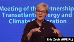 Američka ministrica Jennifer Granholm je čestitala Hrvatskoj na izgradnji LNG terminala na Krku i visokom postotku zelene energije u ukupnoj proizvodnji energije,