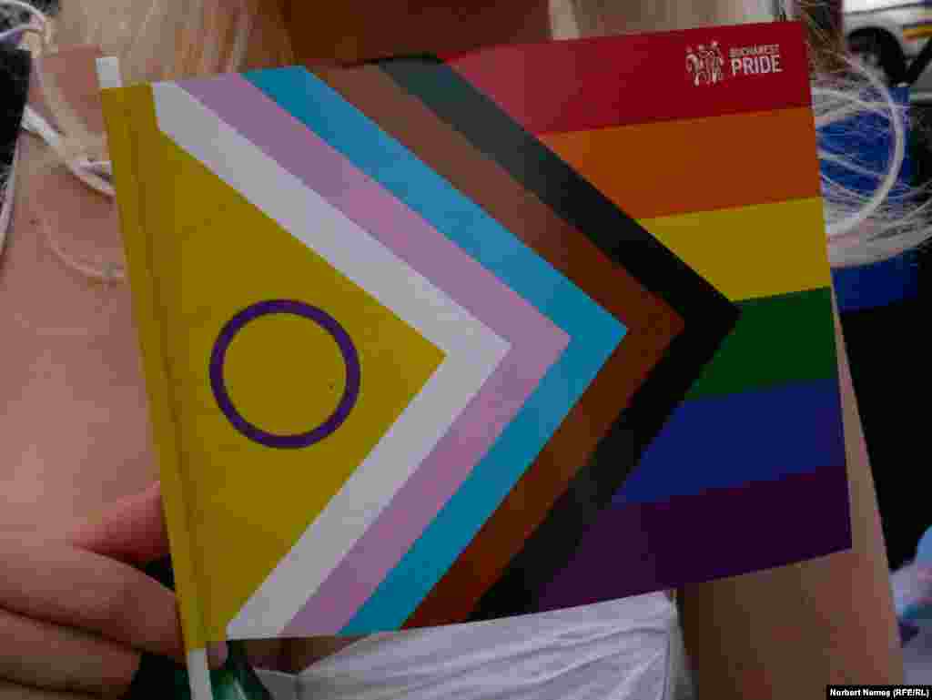 Tema din acest an a fost &bdquo;We are ready. Ready for love, ready for joy, ready for respect and ready for equality&rdquo;. &bdquo;Suntem pregătiți&nbsp;pentru o Românie în care persoanele LGBTQIA+ și familiile lor sunt văzute, recunoscute și protejate. Adoptarea unor legi care să răspundă acestor nevoi reale nu mai suportă amânare&rdquo;, au scris pe Facebook reprezentanții Asociației Accept.