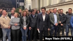 Представители на ПП-ДБ направиха изявление в петък късно вечерта, след като ЦИК реши да отмени машинното гласуване на местния вот.