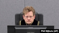 Kai Ambos: Mogle bi postojati "sankcije" za neprovođenje naloga suda