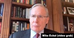 Ish-zyrtari i lartë i Shtëpisë së Bardhë, Stephen Hadley, gjatë intervistës dhënë për REL-in përmes platformës Zoom.