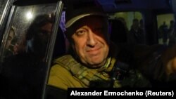 Șeful Wagner, Evgheni Prigojin, părăsește cartierul general al Districtului Militar de Sud pe fondul retragerii din orașul Rostov pe Don pe 24 iunie.