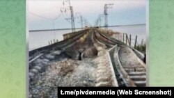 Чонгарский мост после ракетного удара