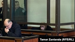 ზუგდიდის რაიონული სასამართლო. ბრალდებული ბადრი ესებუა სასამართლო პროცესზე. 