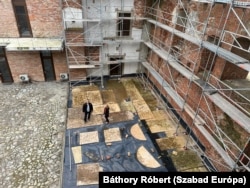 A Korintosz Kft. ügyvezetője szerint legalább 581 millióval tartozik neki Kisvárda egyik önkormányzati cége