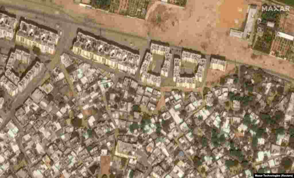 Satelitski prikaz grada Beit Hanun, Pojas Gaze, 10. oktobra 2023. i 26. oktobra 2023.&nbsp;