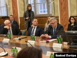 Polt Péter legfőbb ügyész, Tuzson Bence igazságügyminiszter és Senyei György, az Országos Bírósági Hivatal elnöke az OBT nyitóülésén