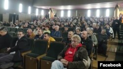 A balmazújvárosi közmeghallgatás résztvevői