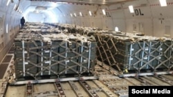 A képen amerikai lőszerek érkeznek Ukrajnába 2023. július 6-án