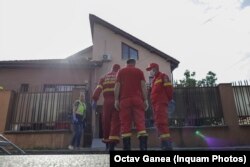 Unsprezece persoane vulnerabile au ajuns dintr-un azil cu condiții groaznice într-o casă fără utilități, ca să nu fie găsite de autorități.