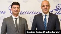 Novi predsjednik budvanske Opštine Nikola Jovanović i dosadašnji Milo Božović, koji je skoro dvije godine u zatvoru u Spužu nadomak Podgorice