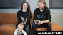 Alina Nahornaja és Ihar Szlucsak: „Kapnak tőlünk egy kis haladékot (a Lukasenka-párti emberek). De letelepedünk, és munkához látunk”