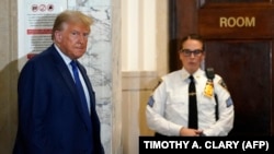 Bivši predsednik Donald Tramp na pauzi suđenja u Njujorku, 25. oktobar 2023.