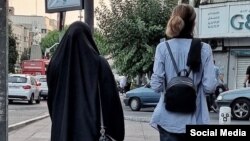 Гражданското движение и протестите на жените срещу задължителното носене на хиджаб в Иран продължават 
