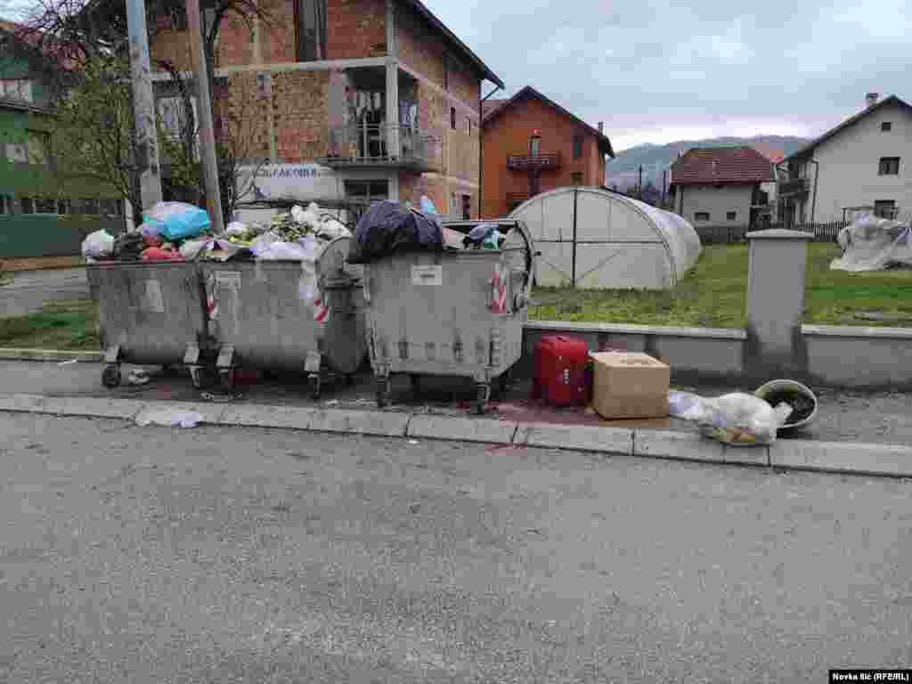 Radnici komunalnog preduzeća su održali jednodnevni štrajk upozorenja 10. aprila