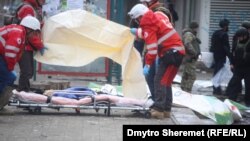 Керсон, Украина - Руско гранатирање на станица за јавен превоз и станбени згради на 21 февруари 2023 година