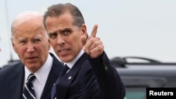 Američki predsjednik Joe Biden sa sinom Hunterom nakon izricanja presude u kruvičnom suđenju, Delaware, 11. juni 2024. 