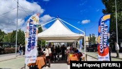 Tregu i komunitetit në urën kryesore mbi lumin Ibër, që ndan Mitrovicën e Jugut dhe atë të Veriut.