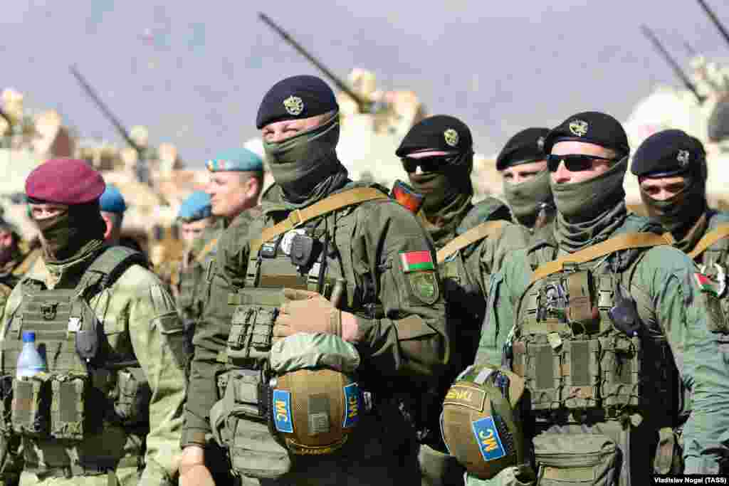 Bjeloruski vojnici tokom vježbi u Kirgistanu. Armenija ostaje dio ODKB-a, ali je u maju Pashinijan na konferenciji za novinare rekao da &quot;ne isključuje da će Armenija donijeti odluku o povlačenju iz ODKB-a&quot;, ako blok ne ispuni svoje ugovorne obaveze.