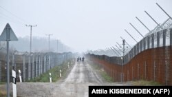 Határzár a magyar-szerb határon, Kelebia közelében 2022. december 15-én. Képünk illusztráció